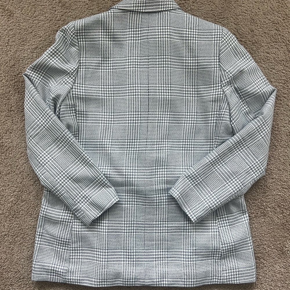 H&M Blazer - Picture 2 of 3